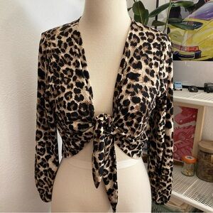 Cheetah / Leopard Print Tie Front Long Balloon Sleeve Crop Top V neck